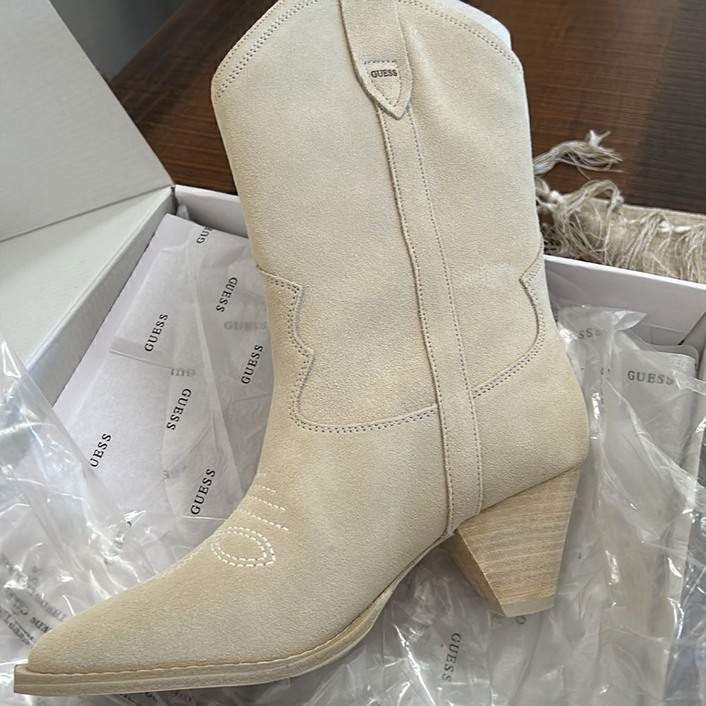 Brand new GUESS women’s boots
